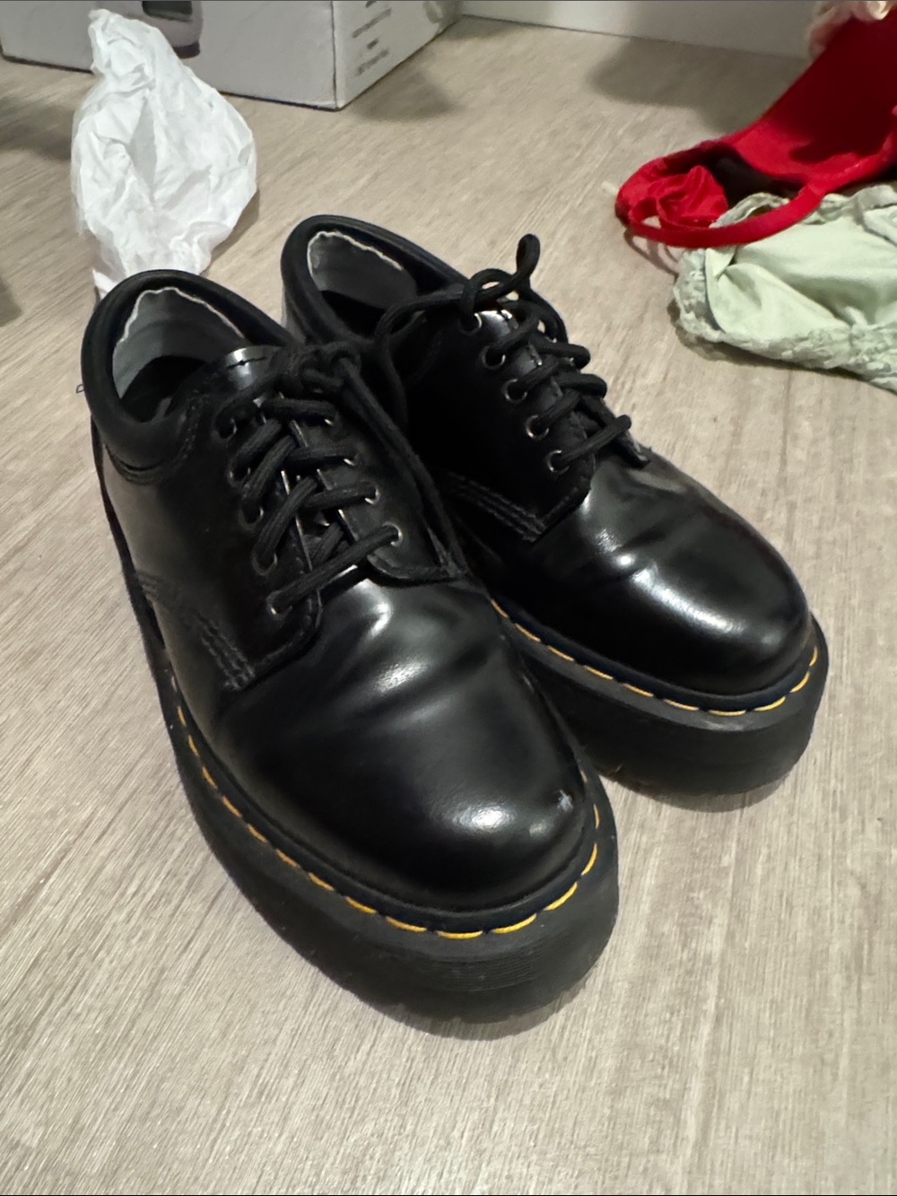 Black Lace-Up Platform Shoes DR MARTEENS